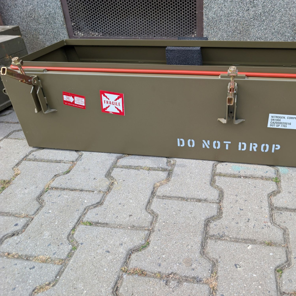 detail Original US Army Shipping Container Type CNU-317 - unused